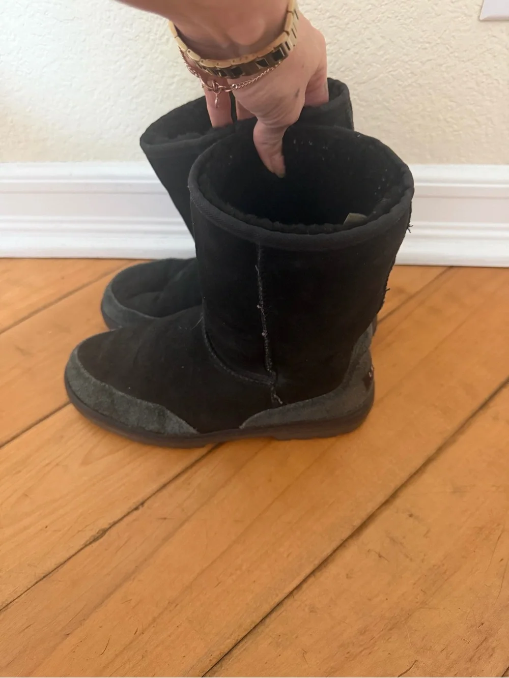 UGG women Short Classic Boot - Black